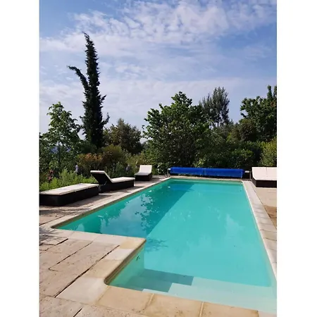 Feriehus La Patoille Blanc Comfortable *